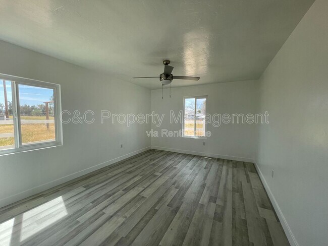 Building Photo - 1410 Cottonwood Ave