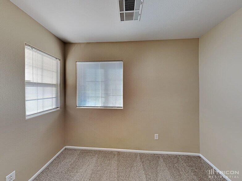 Building Photo - 1322 Cactus Village Ave