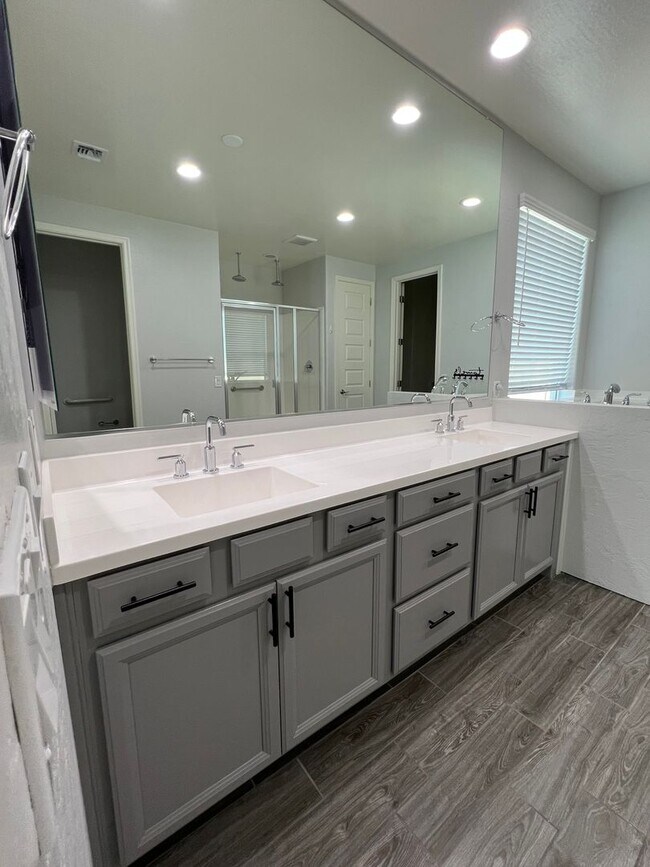 Building Photo - 2019 Build in Gated East Mark Community