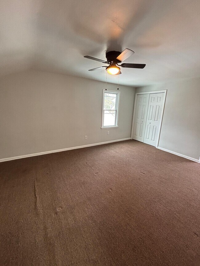 Building Photo - 15712 Cloverside Ave