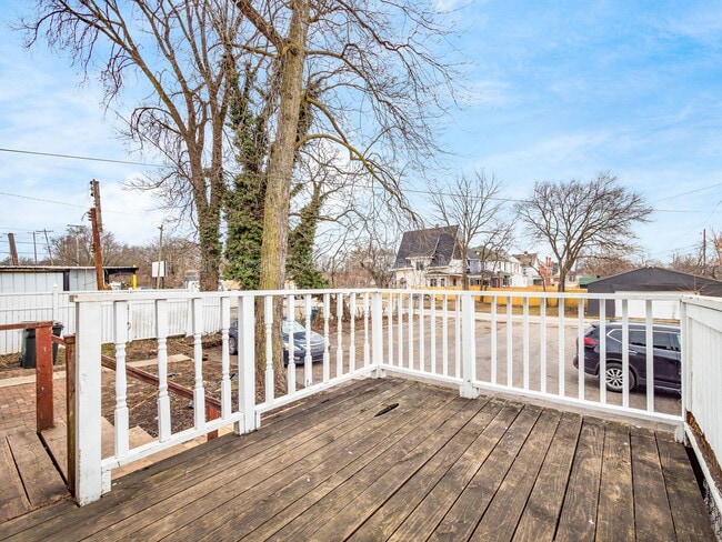 Building Photo - 1390 Sullivant Ave