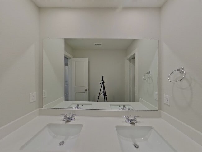 Building Photo - 22815 Frassino Pl