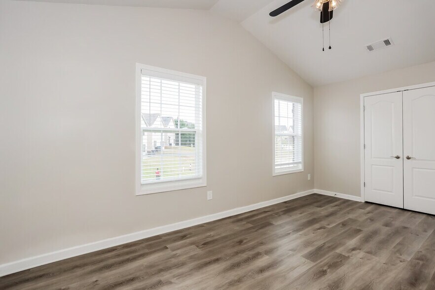 Building Photo - 172 Tyre Dr