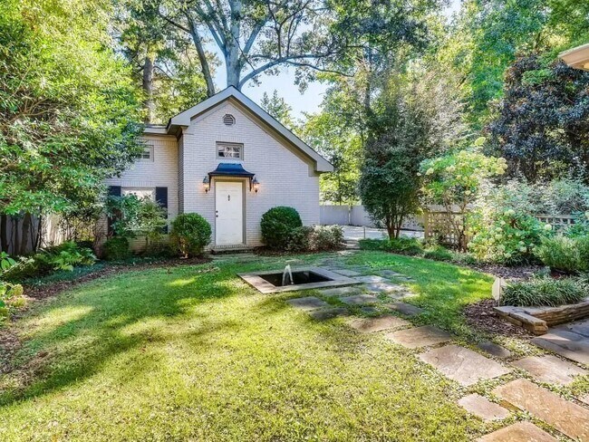 Building Photo - 685 E Morningside Dr NE