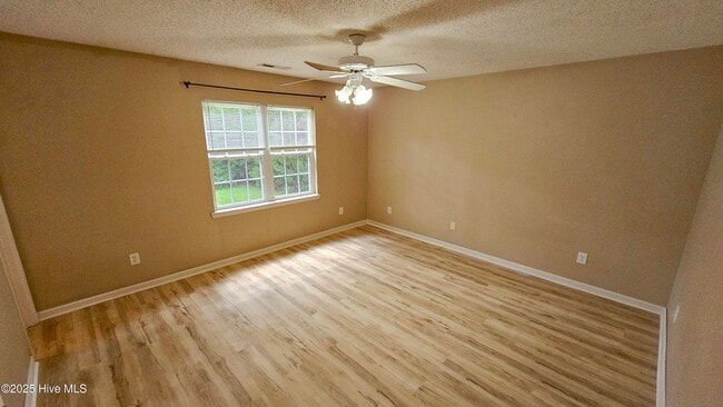 Building Photo - 830 Wood Creek Dr
