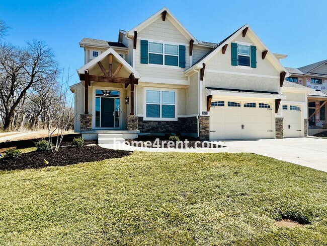 Building Photo - Nearly New Luxury Home in Blue Valley Schools!