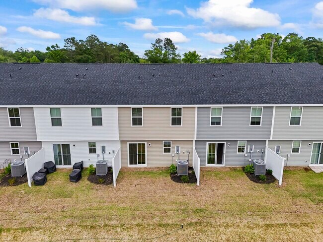 Building Photo - 338 Myrtle Mdws Dr