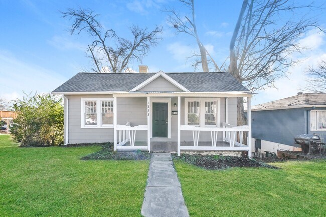 Building Photo - 1833 31st St Ensley