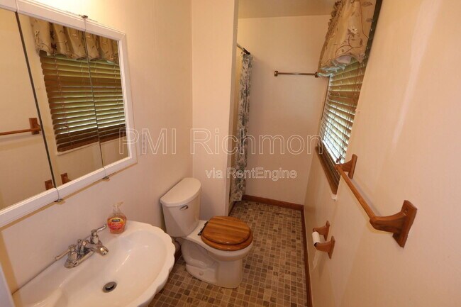 Building Photo - 15808 Tinsberry Pl