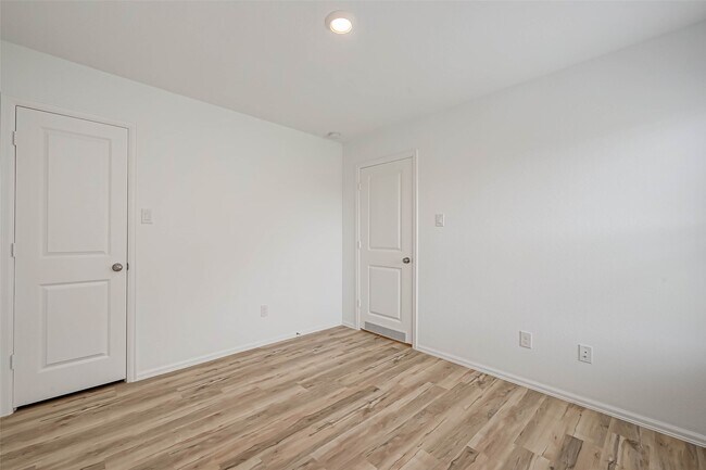 Building Photo - 3426 Golden Amber Ct