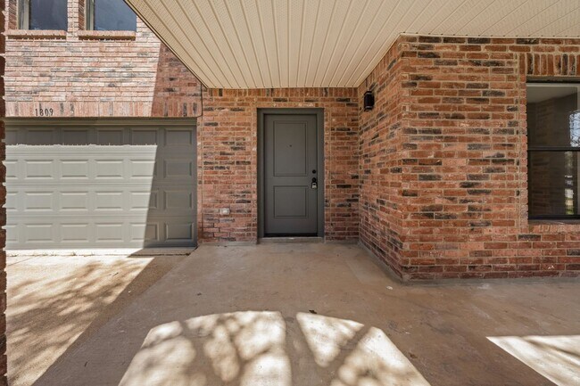 Building Photo - Stunning 3/BR, 2/BA Modern Rental Home – A...
