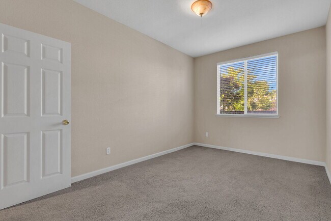 Building Photo - 101 Johnson Ln