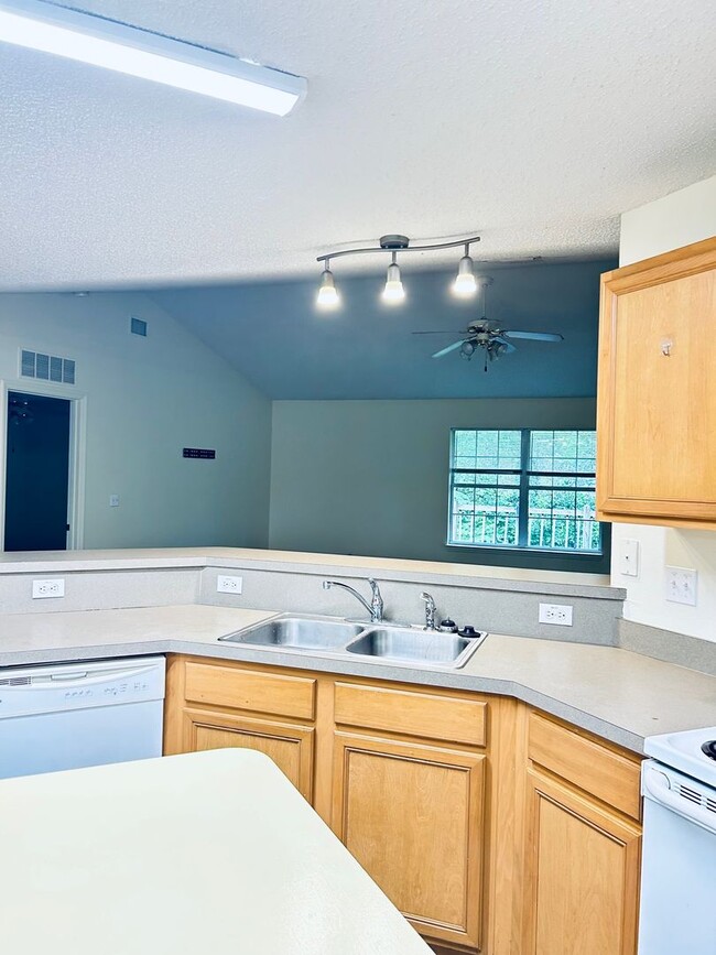 Building Photo - BEAUTIFUL BRICK 4 BEDROOM 2 BATH HOME AVAILABLE NOW CONTACT KAREN GUARDINO, REALTOR 386-747-9295