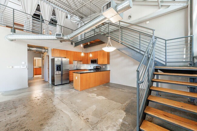 Building Photo - 400 Village Pkwy