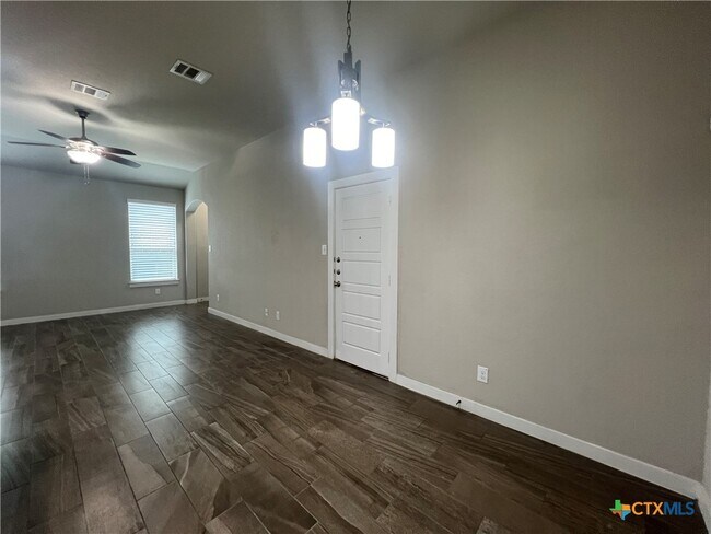 Building Photo - 1119 Creekside Orchard