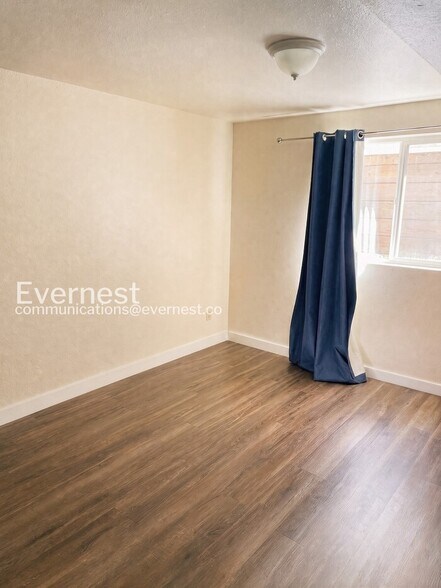 Building Photo - 928 Timber Ln