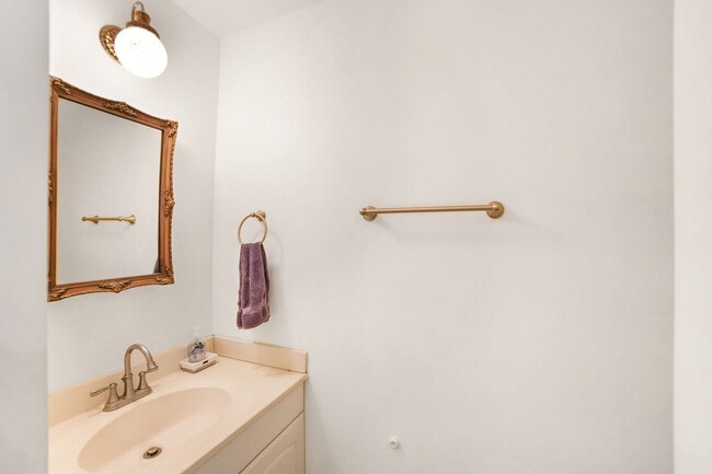 Building Photo - 23 Honey Brook Ln