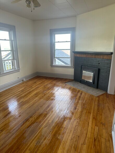 Living Room with Fireplace - 48 State St