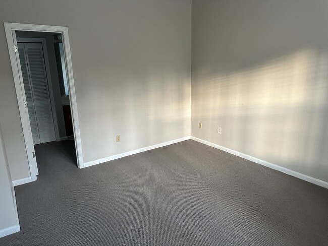 Building Photo - Beautiful Bevington Pines Three Bedroom Duplex