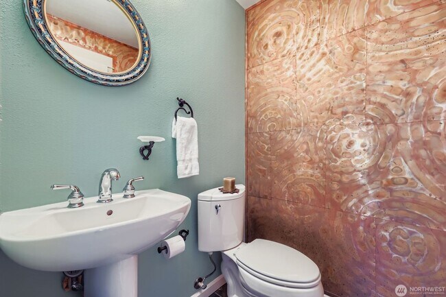 Building Photo - 3Bd/3.5Ba Seattle Townhouse