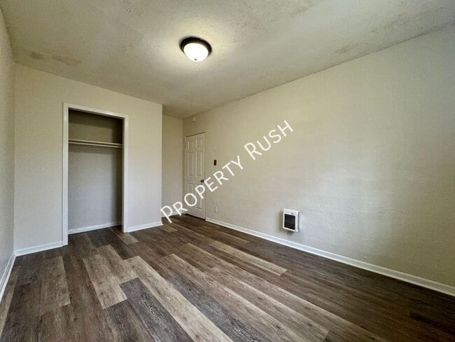 Building Photo - 3603 Dorris St