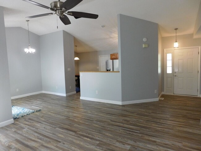 Building Photo - 305 Gibbs Rd