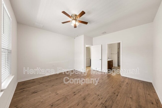 Building Photo - 7347 Bluebonnet Bay