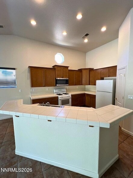 Building Photo - 7169 Beacon Dr