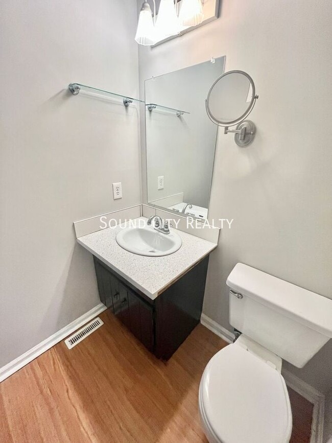 Building Photo - 238 Timberway Dr