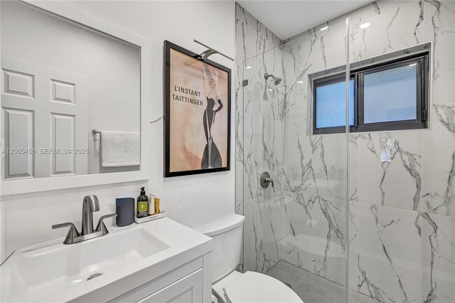 Building Photo - 3030 SW 2nd Ave