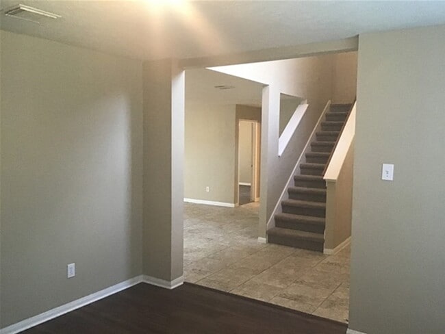 Building Photo - 1043 Leadenhall Cir