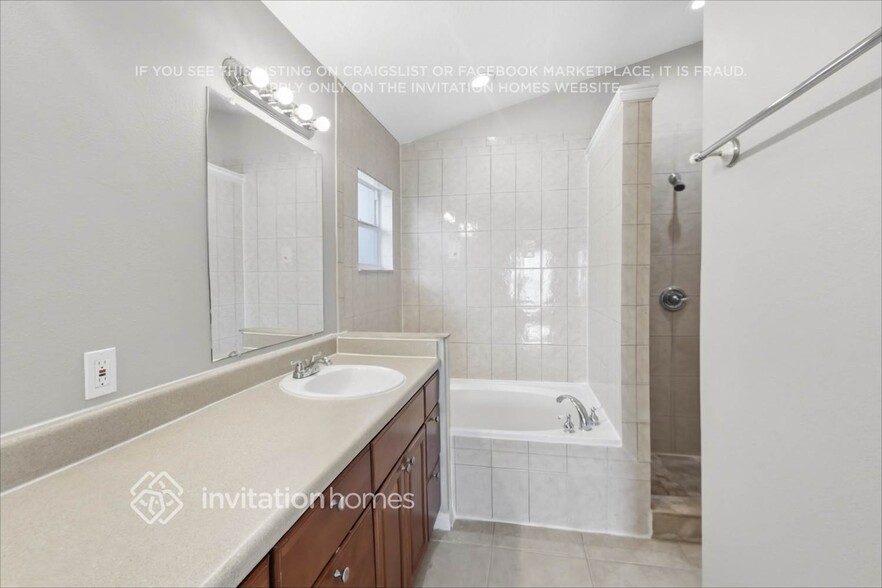 Building Photo - 10210 Merrimac Manor Dr