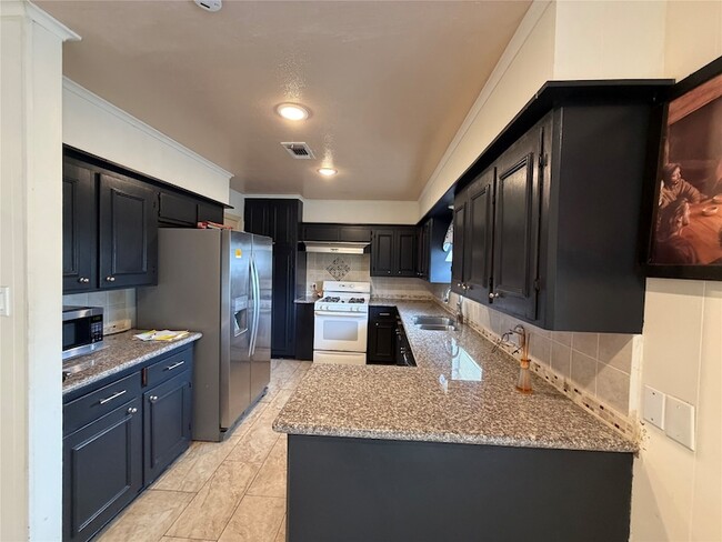 Building Photo - 6402 Tarna Ln