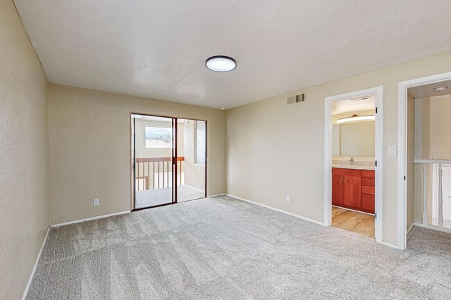 Building Photo - 713 Rio Arriba Ave SE