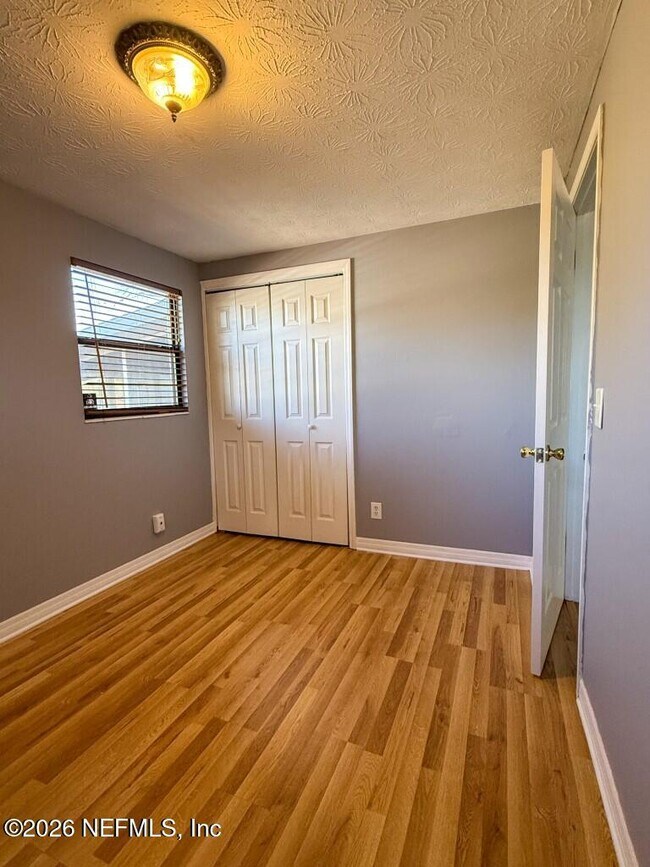 Building Photo - 360 Canis Dr W