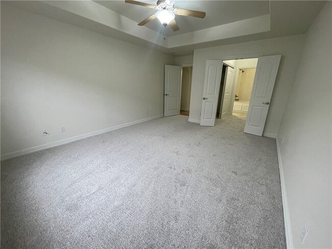 Building Photo - 2814 Vly W Ct