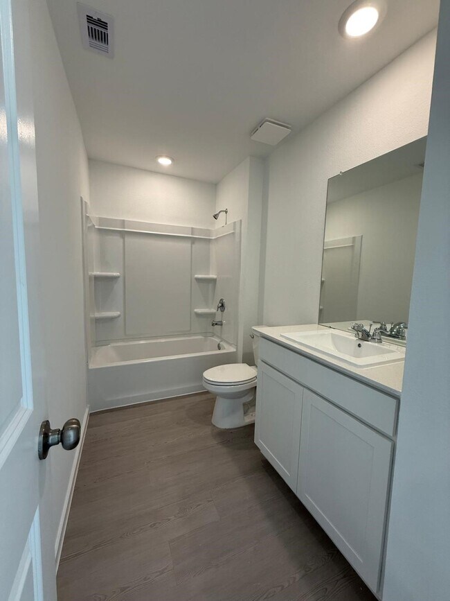 Building Photo - 3093 Fantasy Ter Dr