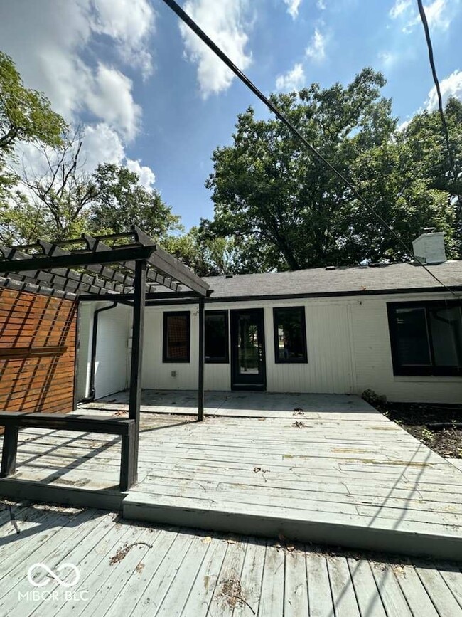 Building Photo - 8500 N Meridian St