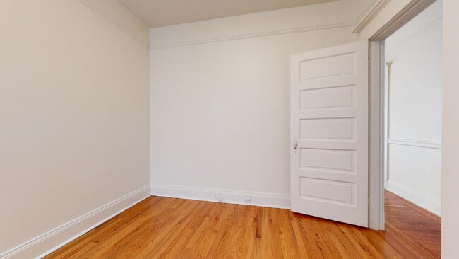 Building Photo - Charming 2BR/1BA in Cole Valley – Garage Parking, In-Unit Laundry & Private Backyard