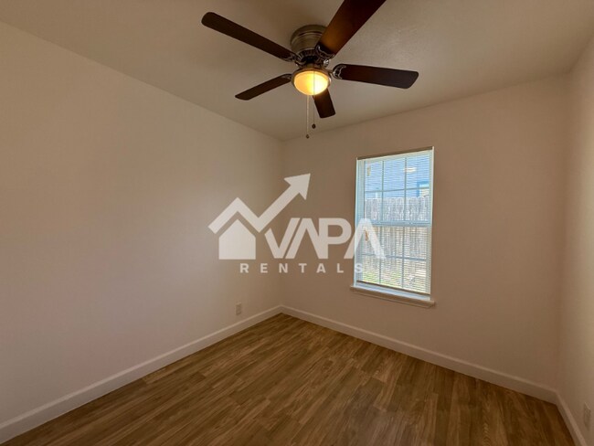 Building Photo - 7210 Glen Cross Dr