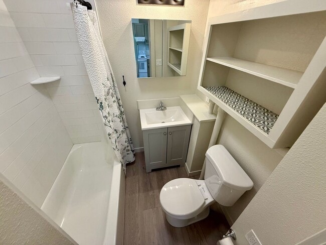 Building Photo - FULLY REMODELED 3 bedroom 1 bath Rental
