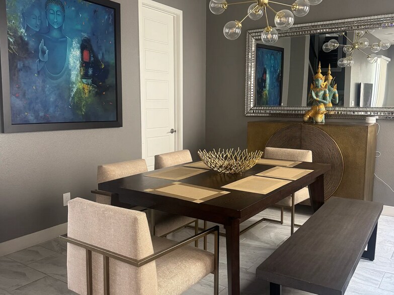 Building Photo - 217 Cromarty St