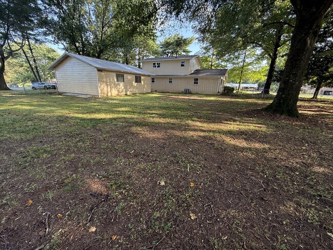 Building Photo - 24200 TN-22