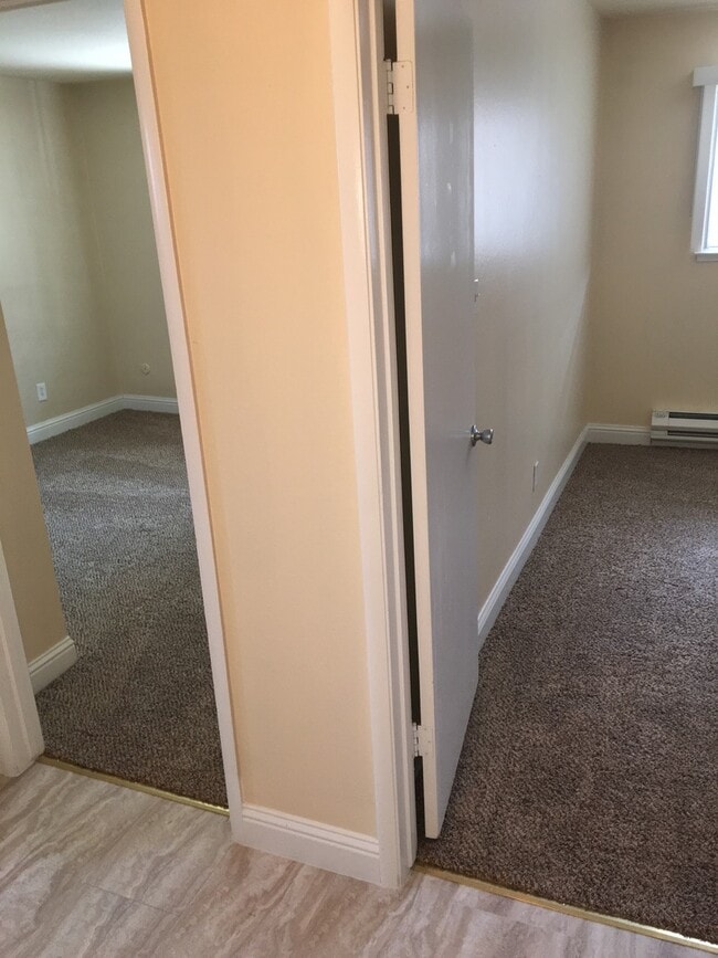 Building Photo - Charming 2-Bed, 1-Bath Townhome with Covered Garage – Great Location!