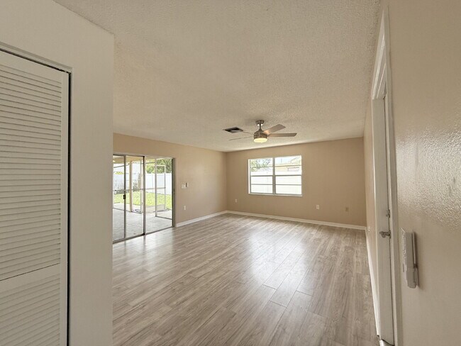Building Photo - 7702 Ivory Terrace