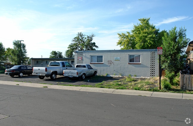 Building Photo - 3028-3042 W Arizona Ave