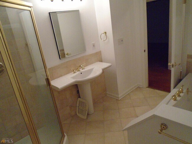 Building Photo - 1365 Scott Blvd