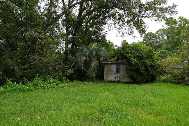 Building Photo - Adorable Three Bedroom in Beaufort