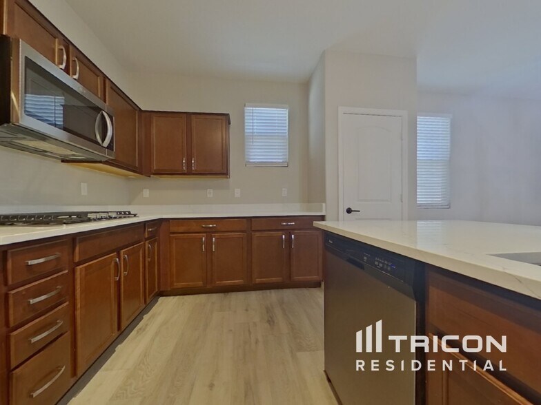 Building Photo - 1169 N 163rd Dr