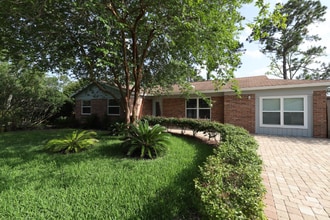 Building Photo - 566 Cruiser Ln
